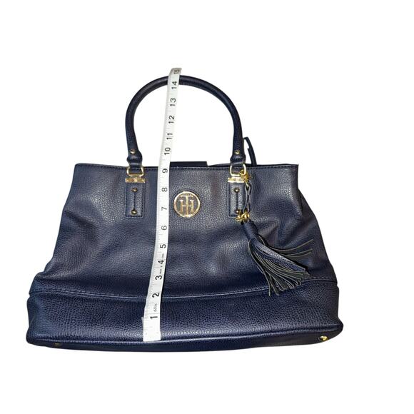 Tommy Hilfiger Navy shoulder bag with gold accents and tassel hang tag - Picture 5 of 7